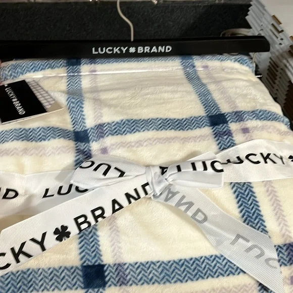 Lucky Brand Sherpa Plaid Cozy Plush Blanket Microfiber Throw for Luxurious - Picture 3 of 7